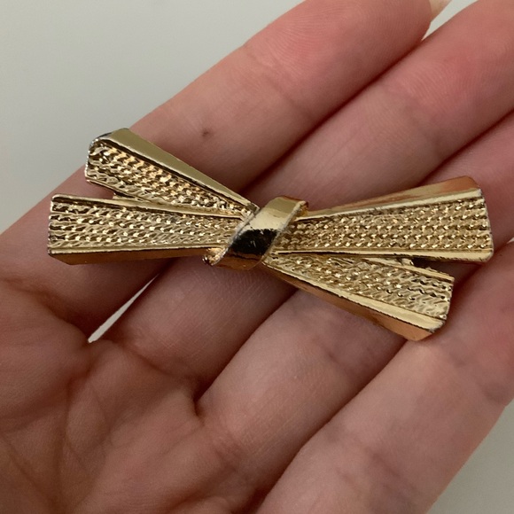 Vintage 90’S GERRY’S Gold X Bow Pin Metal Brooch Lapel Excellent condition - Picture 10 of 11